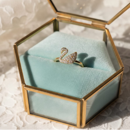 Lucky swan ring