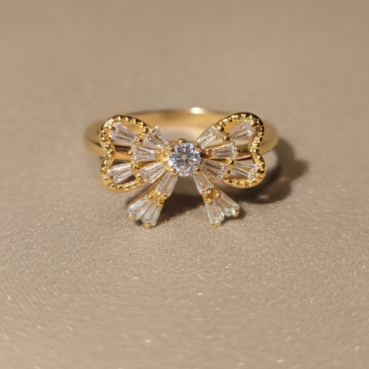 Cutest Bow diamond ring