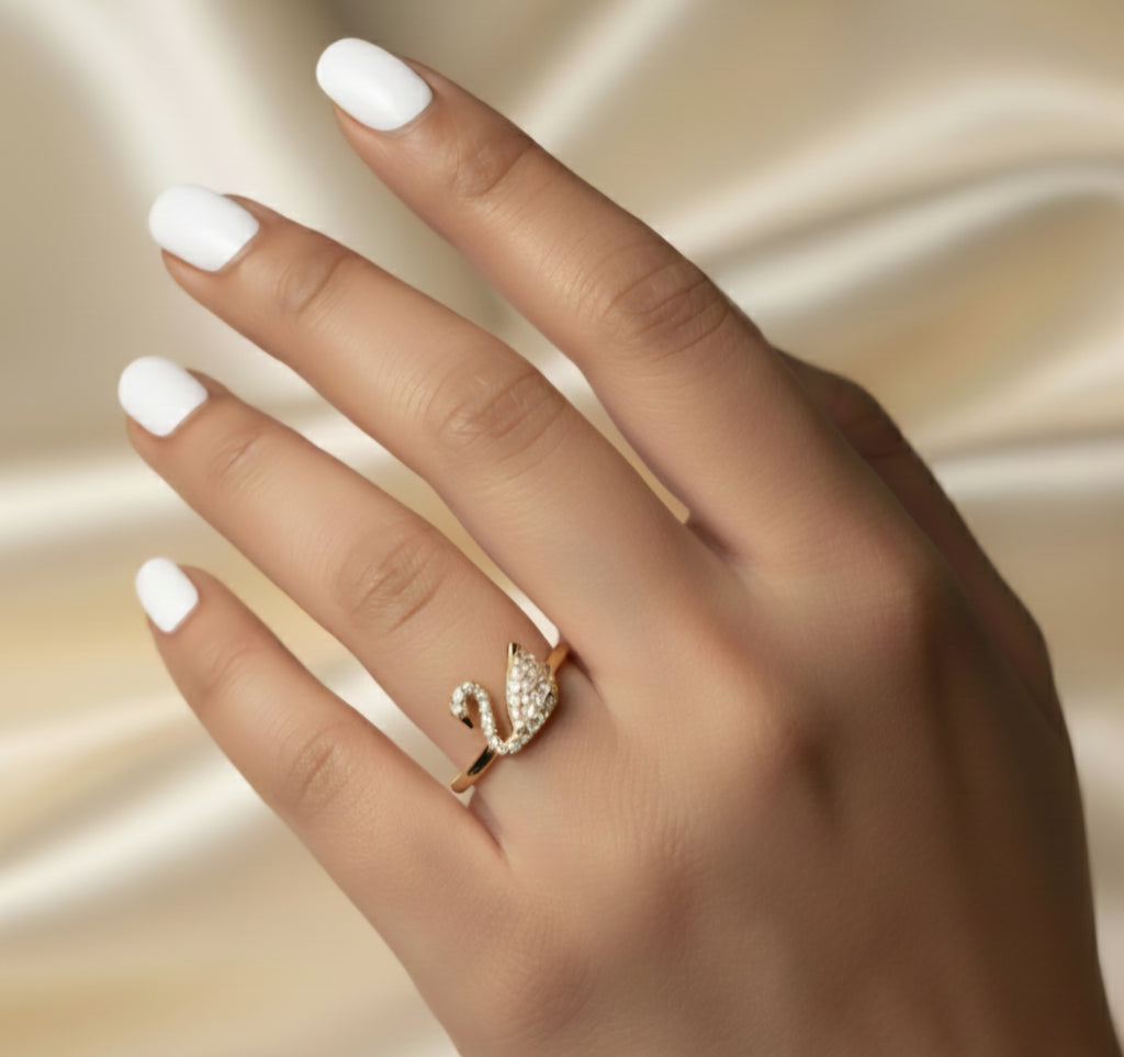 Lucky Swan Ring